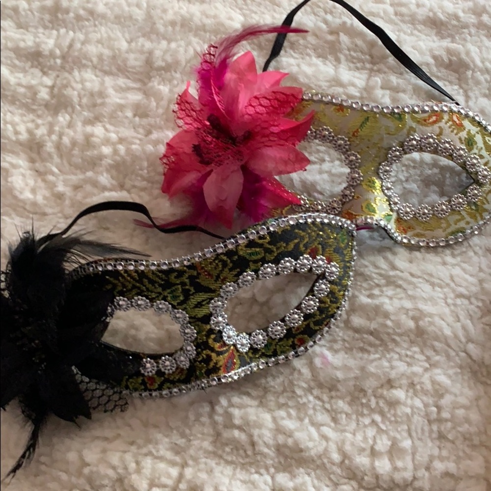 X2 Masquerades Day of the Dead Costume 🎭 Mardi Gras eye masks plus bonus